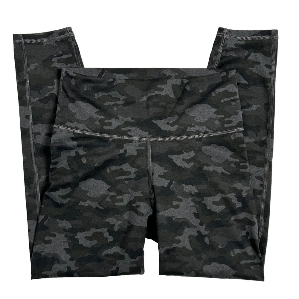Fabletics Camo Print Cropped Activewear Leggings - Picture 1 of 13